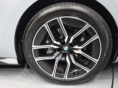 BMW 7 SERIES - 8