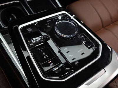 2025 BMW 7 SERIES — миниатюра 12