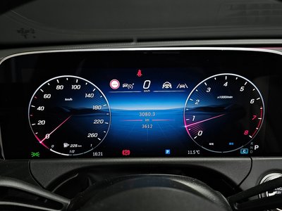 MERCEDES-BENZ E-CLASS - 8