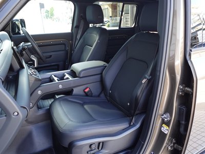 LAND ROVER DEFENDER - 3