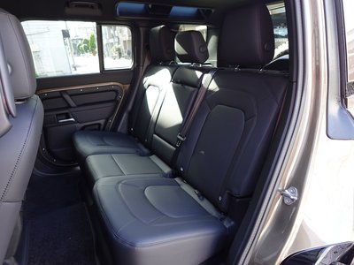 LAND ROVER DEFENDER - 5