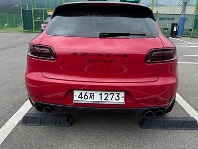 PORSCHE MACAN - 7