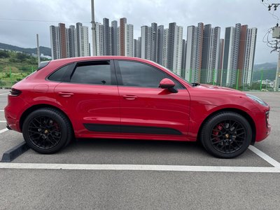PORSCHE MACAN - 9