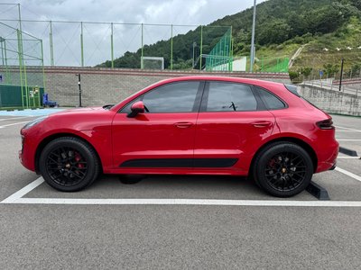 PORSCHE MACAN - 3