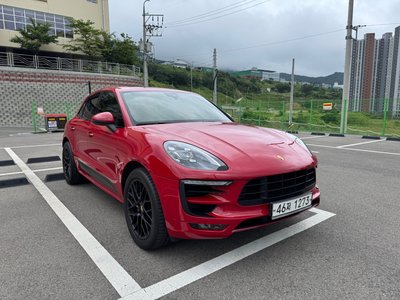 PORSCHE MACAN - 2