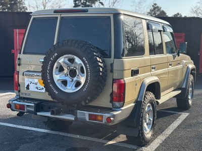 TOYOTA LAND CRUISER 70 - 2