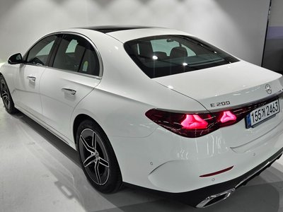 MERCEDES-BENZ E-CLASS - 2