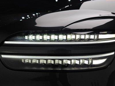 2026 Genesis GV70 photo 10