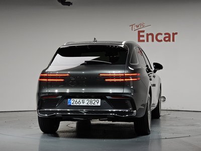 2026 Genesis GV70 photo 4