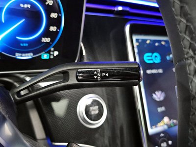 MERCEDES-BENZ EQE - 9