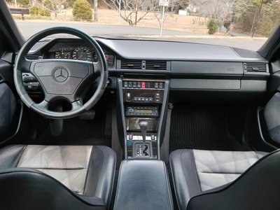 MERCEDES-BENZ E-CLASS - 9