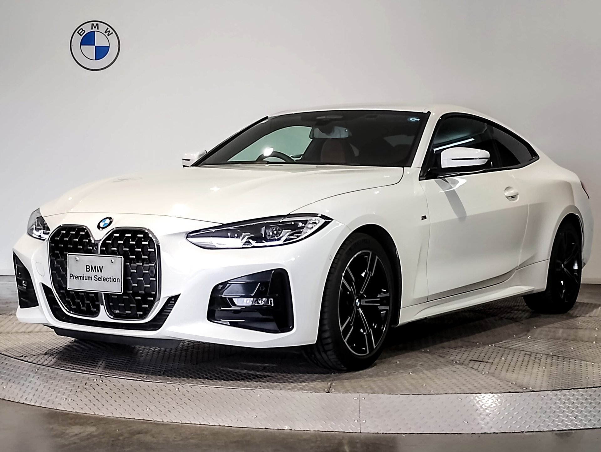 BMW 4 SERIES COUPE - View 1