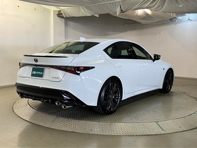 LEXUS IS - 10