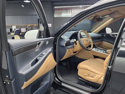 2022 Genesis GV80 — миниатюра 13