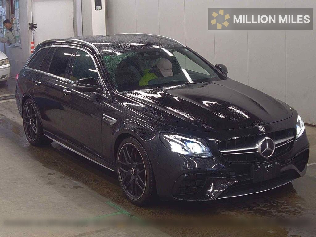 MERCEDES-BENZ E-CLASS AMG - View 1