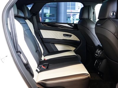 صورة مصغرة 60 لـ 2021 Bentley BENTAYGA