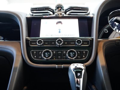 صورة مصغرة 42 لـ 2021 Bentley BENTAYGA