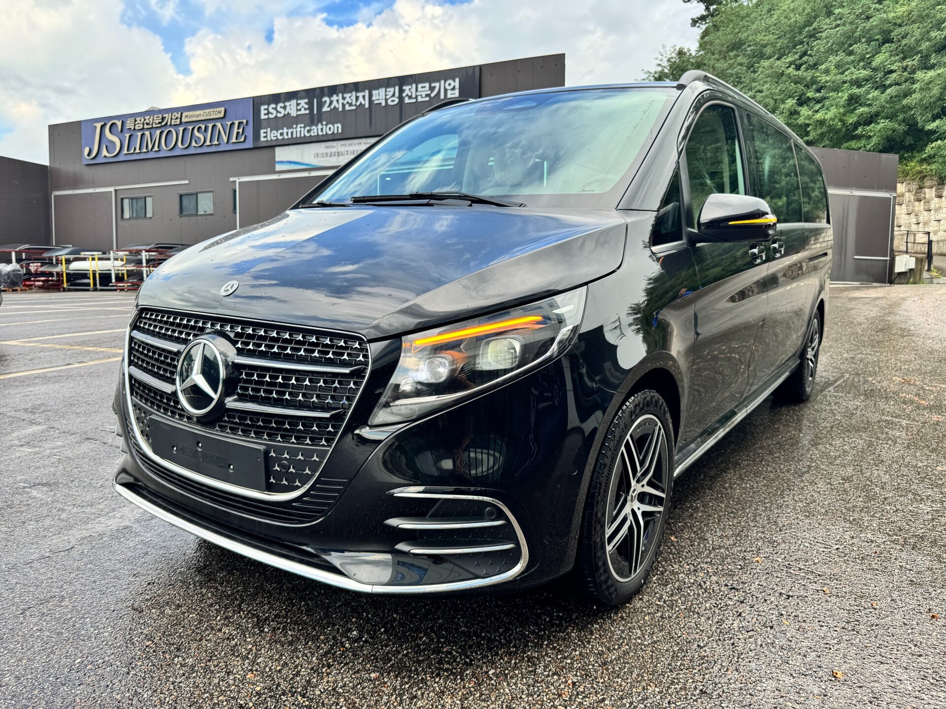 MERCEDES-BENZ V-CLASS - View 1