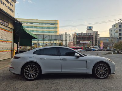 PORSCHE PANAMERA - 7