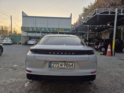 PORSCHE PANAMERA - 4