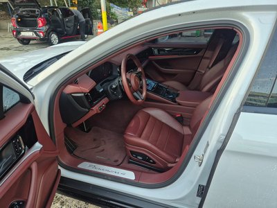 PORSCHE PANAMERA - 5