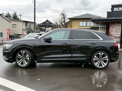 AUDI Q8 - 8