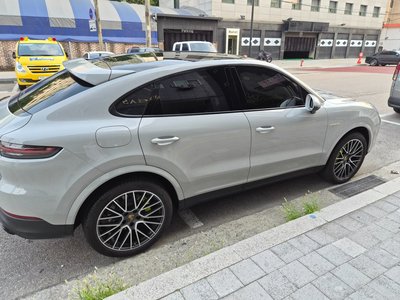 صورة 3 لـ 2021 Porsche CAYENNE