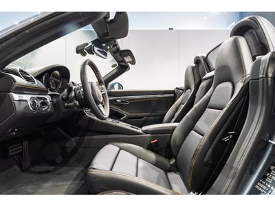 PORSCHE 718 BOXSTER - 3