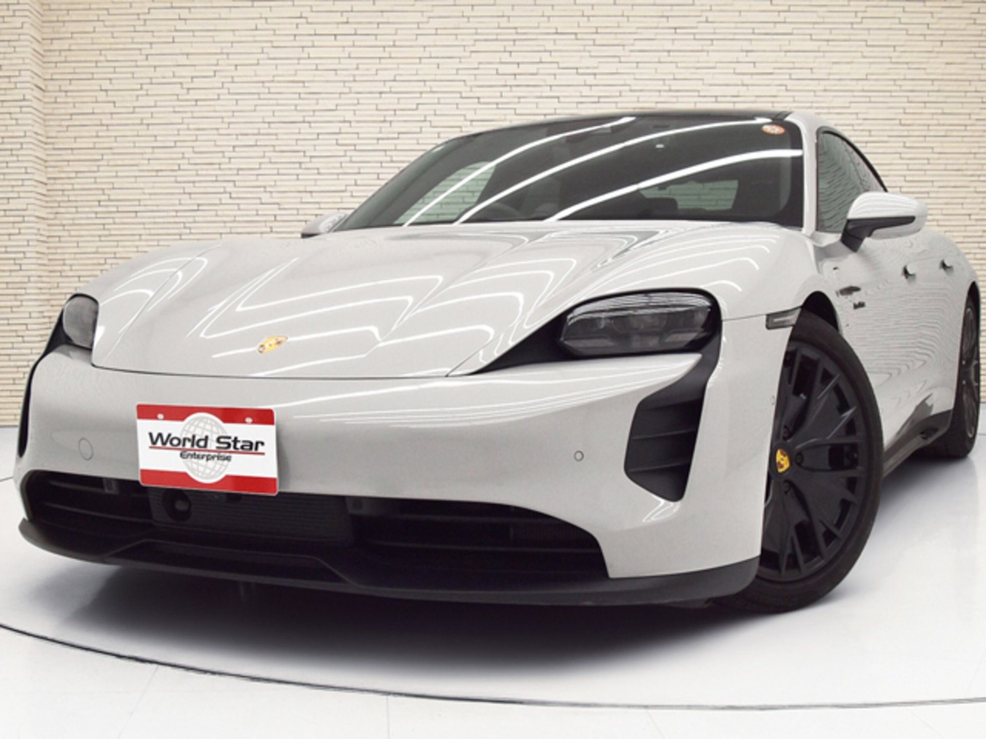 PORSCHE TAYCAN - View 1