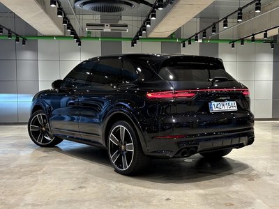PORSCHE CAYENNE - 8