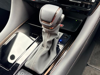 صورة 10 لـ 2024 Toyota ALPHARD