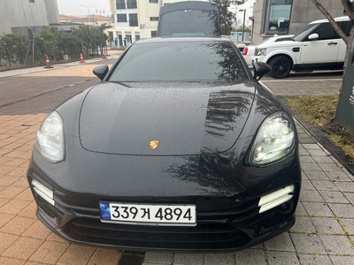 PORSCHE PANAMERA