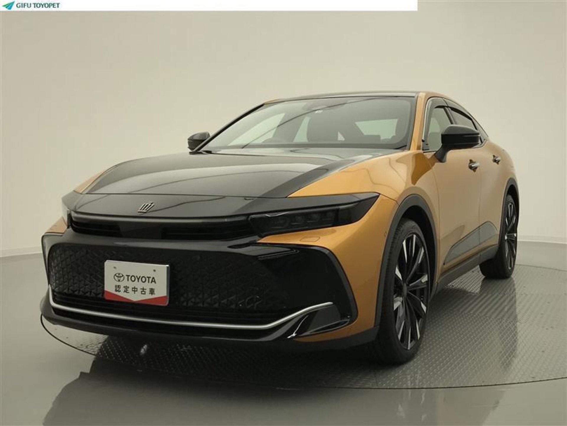 TOYOTA CROWN CROSSOVER - View 1