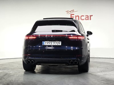 PORSCHE CAYENNE - 4