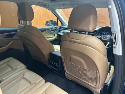 AUDI Q7 - 8