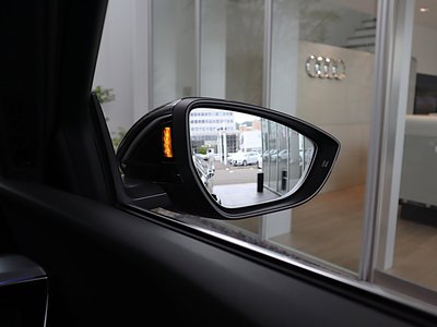 صورة مصغرة 180 لـ 2024 AUDI E-TRON