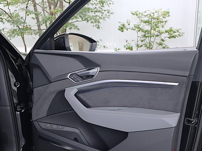 صورة مصغرة 117 لـ 2024 AUDI E-TRON