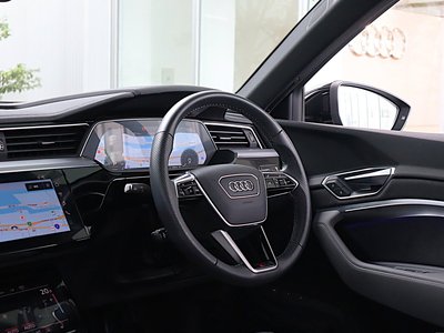 صورة مصغرة 170 لـ 2024 AUDI E-TRON