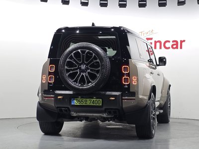LAND ROVER DEFENDER - 4