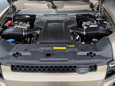 LAND ROVER DEFENDER - 7