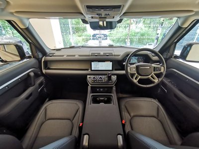 صورة 4 لـ 2023 LAND Rover DEFENDER