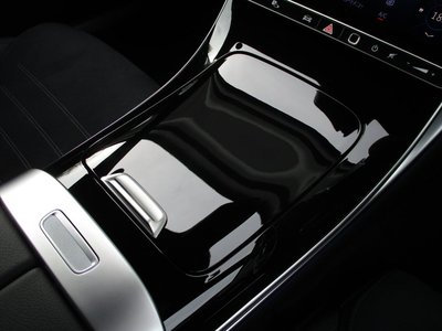 2025 Mercedes-BENZ C-CLASS 缩略图 38