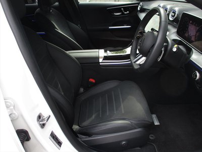 2025 Mercedes-BENZ C-CLASS 缩略图 12