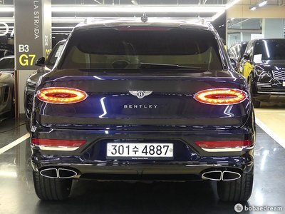 BENTLEY BENTAYGA - 4