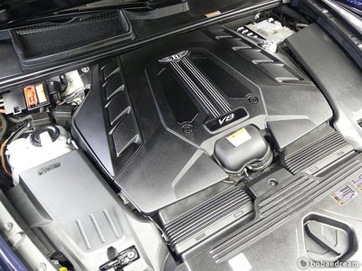 BENTLEY BENTAYGA - 7