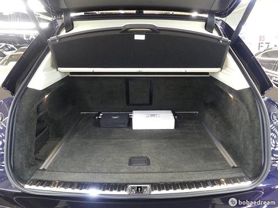 BENTLEY BENTAYGA - 3
