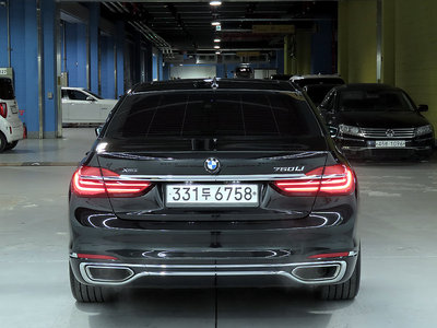 BMW 7 SERIES - 2