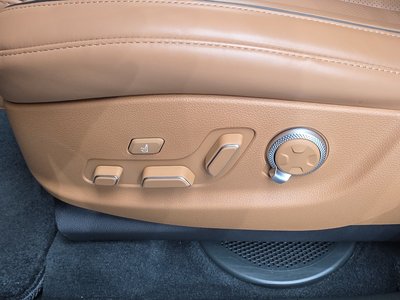 2025 Genesis GV80 thumbnail 32