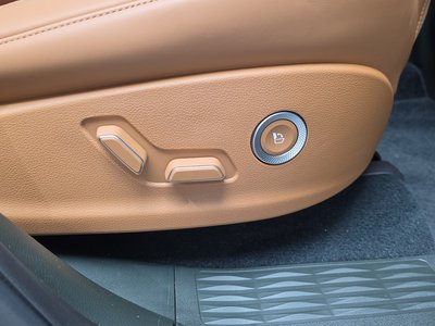 2025 Genesis GV80 thumbnail 39