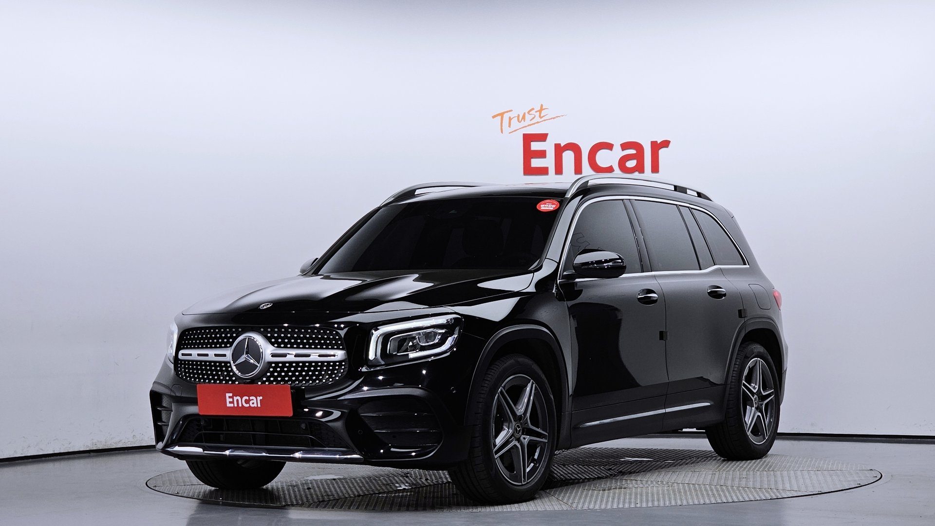 MERCEDES-BENZ GLB - View 1